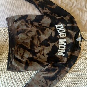 Dog Mom tie dyed sweatshirt size medium. Super warm and comfy!